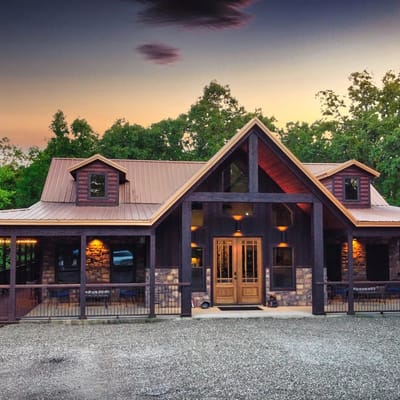 Doc Holliday’s Lodge | 5 King Beds • Hot Tub • Game Deck • Boat Parking