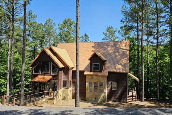 Pine & Hearth Lodge - Image 1