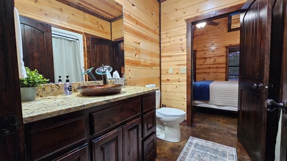 Doc Holliday’s Lodge | 5 King Beds • Hot Tub • Game Deck • Boat Parking