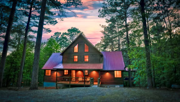 Multi-Family Fun-3 Kings-Foosball, Spacious Deck, HotTub, Firepit-Sleeps 8